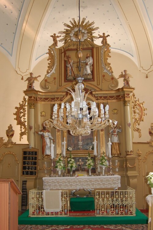 Oprava oltára v Mokrej Lúke pokračuje
