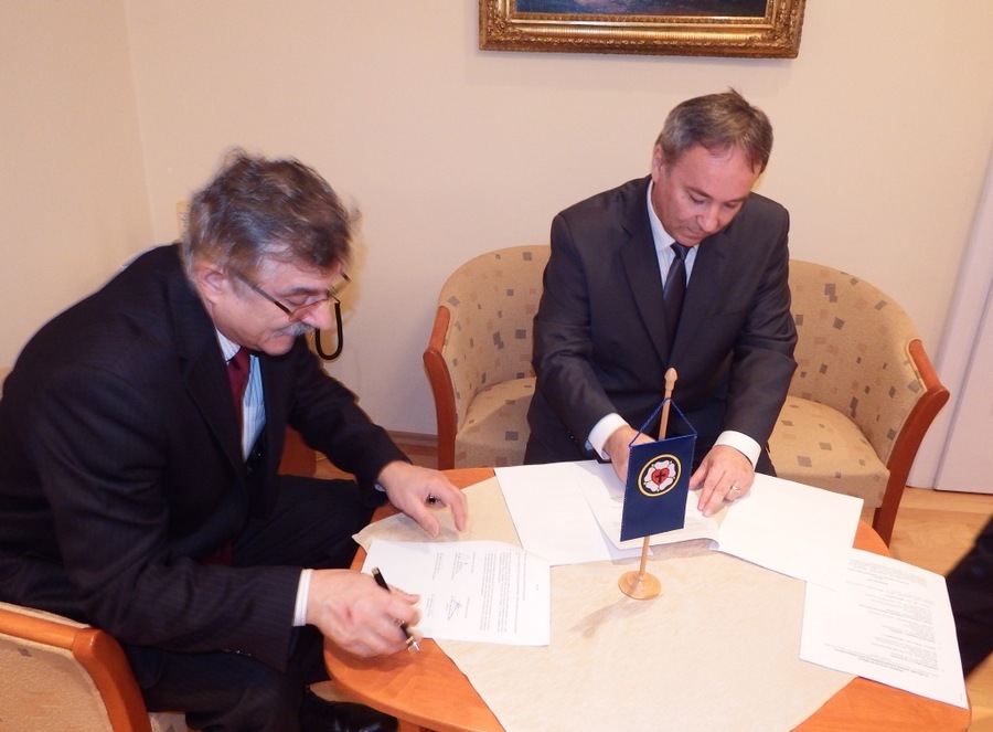 Zmluva s Univerzitou Komenského podpísaná