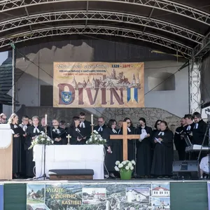 Služby Božie na Divíne
