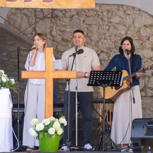 Služby Božie na Divíne