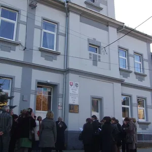 Dôstojná rozpomienka na 100. výročie posvätenia školy a veže