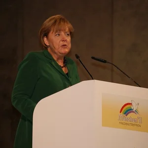 S Angelou Merkelovou o globálnej identite