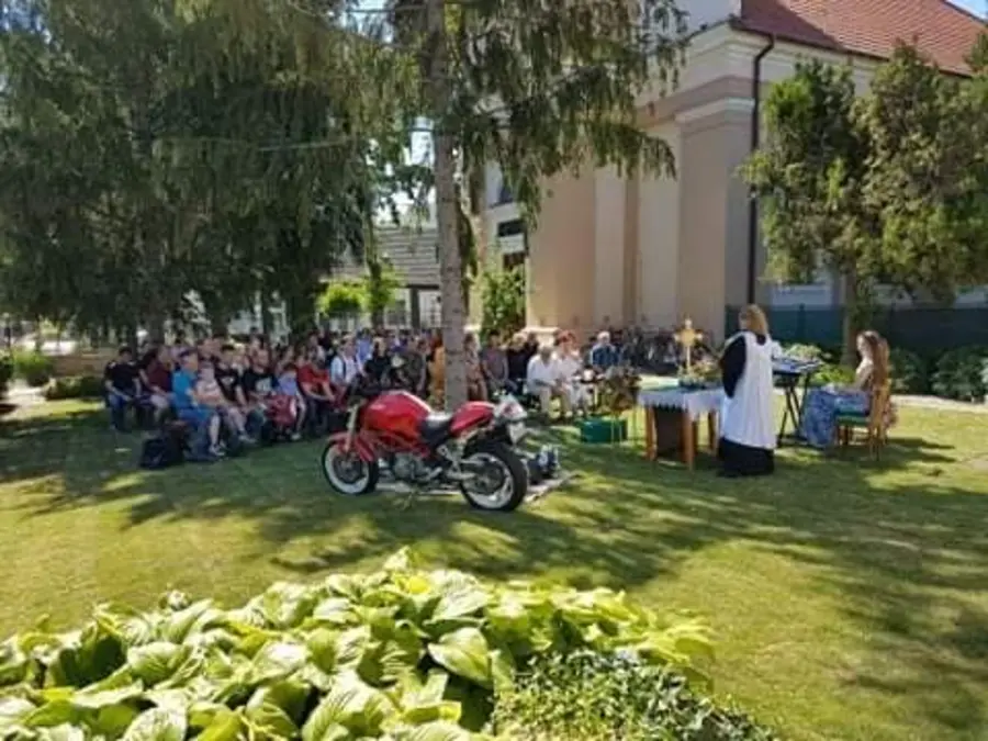 Ďakovali za motorkárov aj školákov