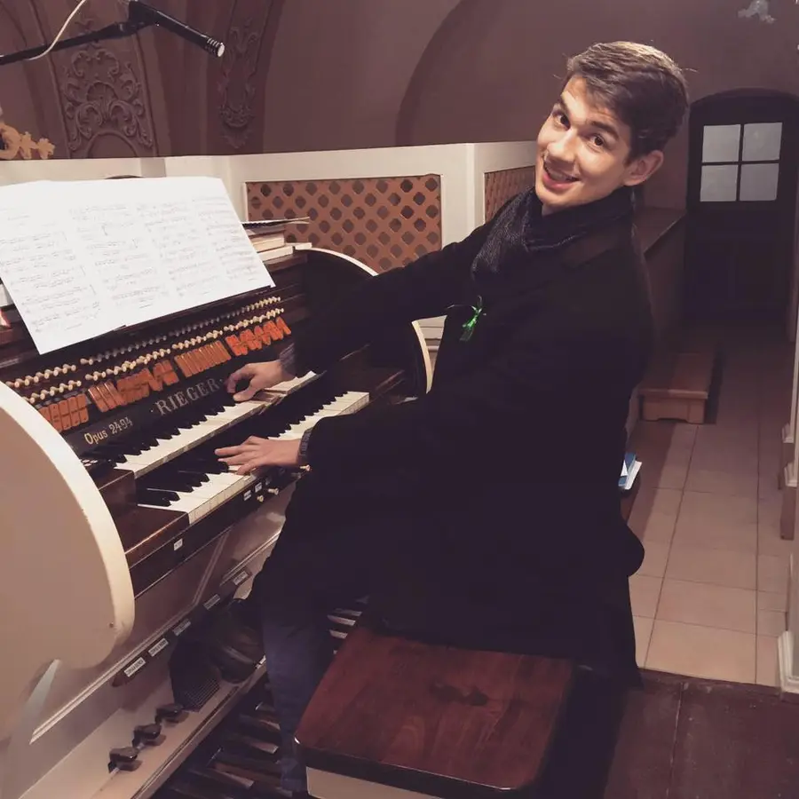 Vyhasol život mladého organistu