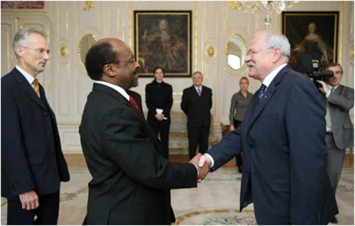 Prezident prijal generálneho tajomníka SLZ