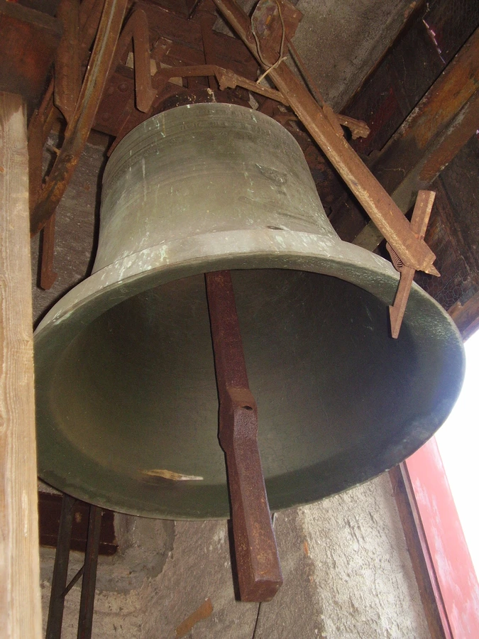 94 ročné zvony v Príbovciach
