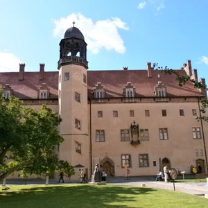 Na nádvorí pred Lutherovým domom vo Wittenbergu