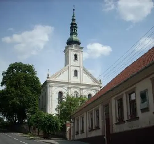 Leška, Adamovič a Noc kostolov v Brezovej