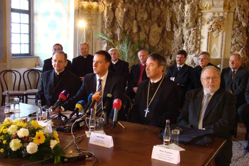 Daniel Krajcer rokoval so zástupcami cirkví 