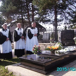 Pri hrobe biskupa Uhorskaya