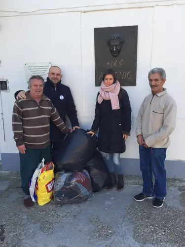 Pomoc, ktorá spája