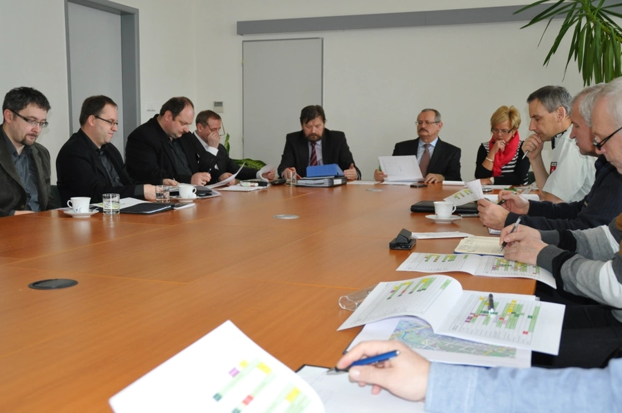 Z ďalšieho zasadnutia k IV. ECD