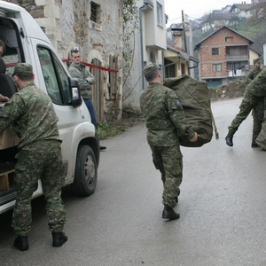 Slovenskí vojaci sa podieľali na humanitárnej pomoci v Bosne 