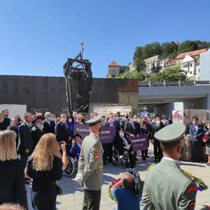 Pripomenuli si pamätný deň obetí holokaustu a rasového násilia