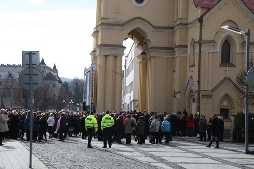 Obvinili muža, ktorý sa vyhrážal bombovým útokom