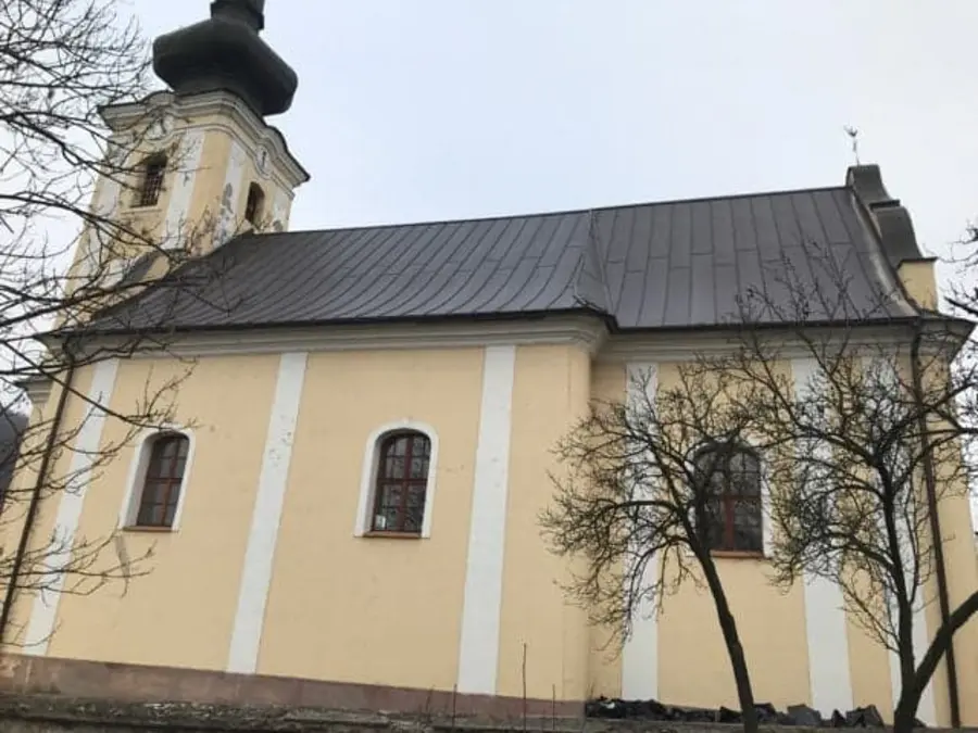 Oprava strechy na kostole v Gočove