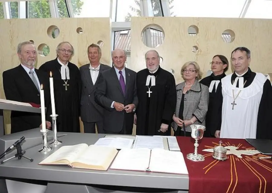 Slávnosť posvätenia nového ev. kostola v rakúskom Hainburgu