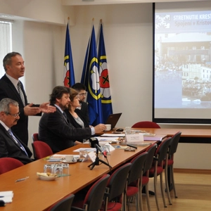 Tlačová konferencia k IV. ECD
