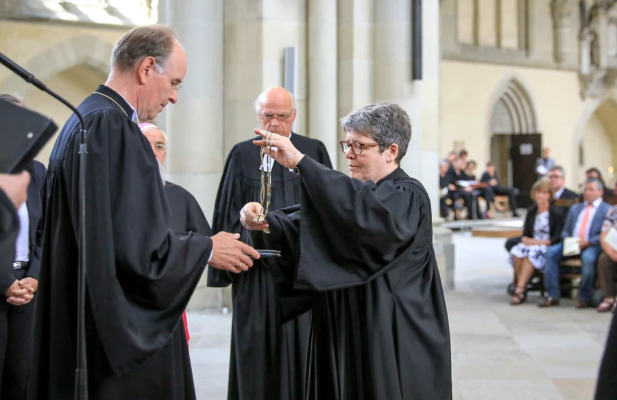 Biskupka Ilse Junkermannová končí vo svojej funkcii, predstavitelia cirkví a politiky vzdávajú hold jej 10-ročnému pôsobeniu