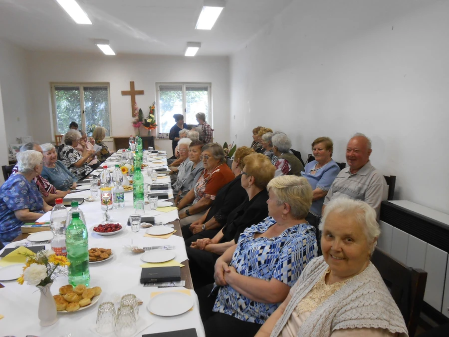 Oltárny krúžok žien v Nových Zámkoch si pripomenul 25. výročie vzniku