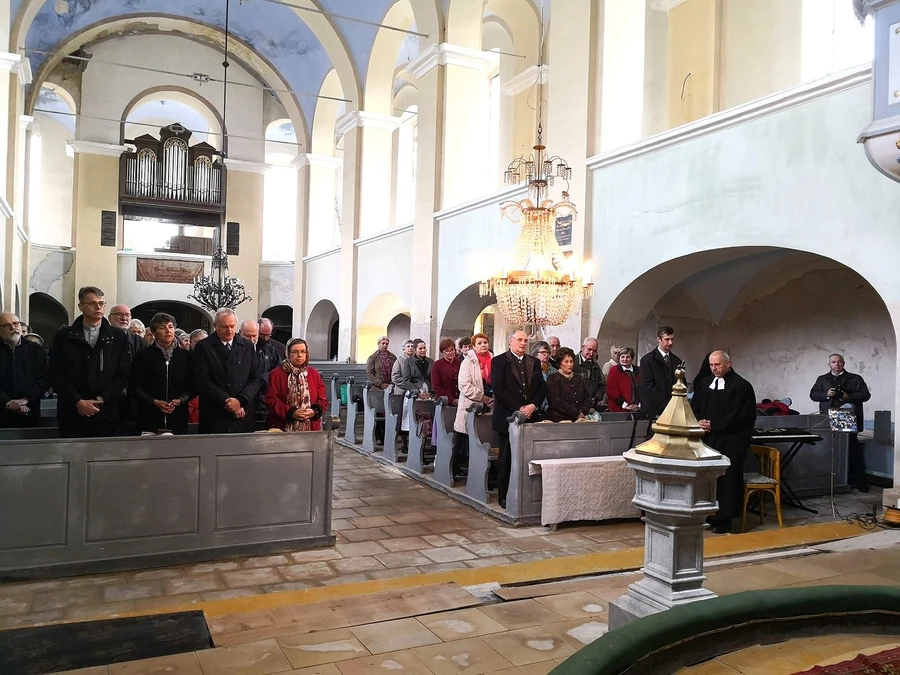 Pokračovanie projektu Tváre – Hranice – Bratia a sestry