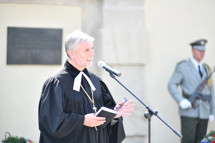 Spomienka na nespravodlivo a protiprávne väznených v Leopoldove