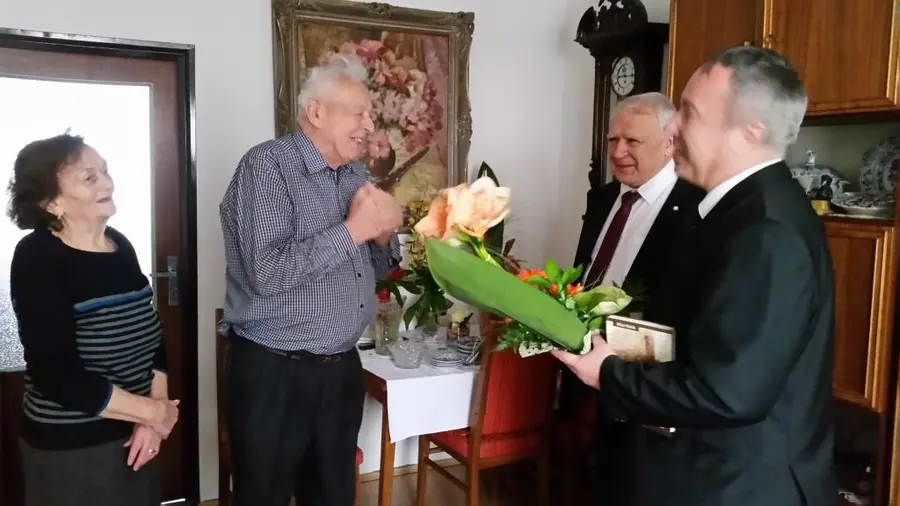 Zablahoželali bratovi farárovi Milanovi Hargašovi k deväťdesiatke