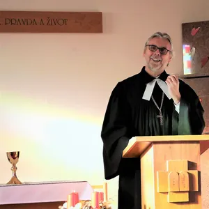 Adventnú pobožnosť na MO SR viedol generálny biskup ECAV na Slovensku
