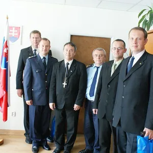 Generálny biskup na návšteve u policajtov a hasičov v Žiline