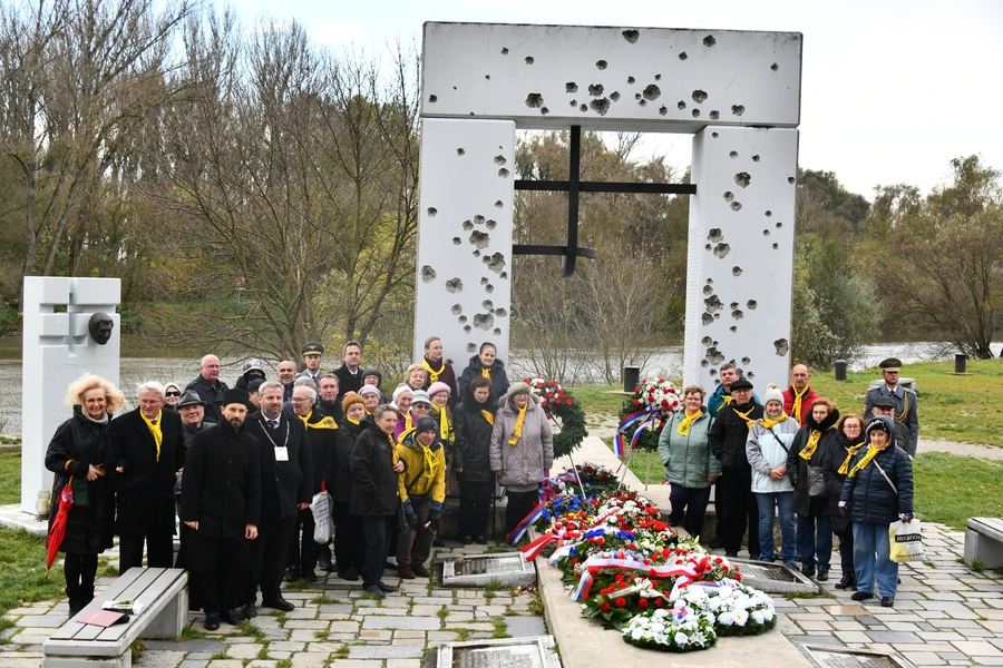34. výročie pádu komunistického režimu