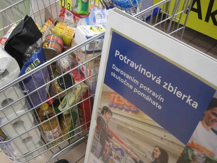 Potravinová zbierka Tesco bude v novom termíne od 16.do 18. decembra 2021