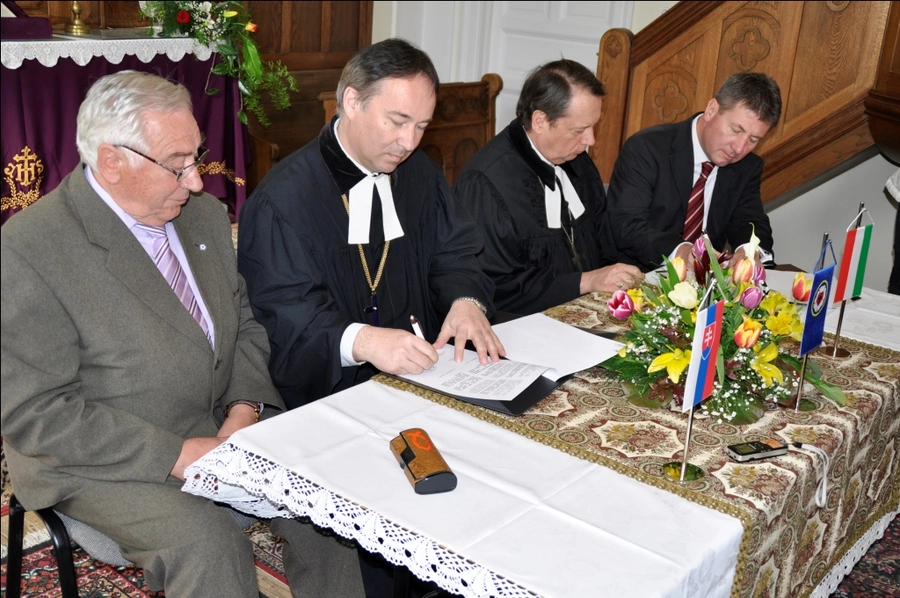 Partnerská zmluva ECAV s Evanjelickou cirkvou v Maďarsku podpísaná