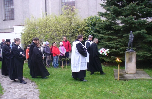 Spomienka na M. R. Štefánika v Košariskách